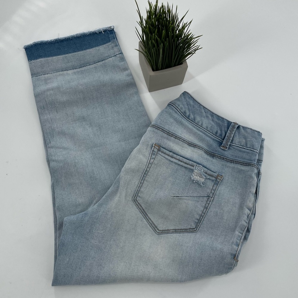 Maurice’s distressed light blue and dark blue capris jeans